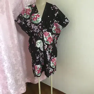 블랙 플라워 무늬 튜닉