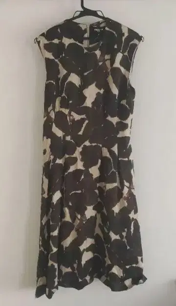 PAULA KA 슬리브리스 롱 원피스