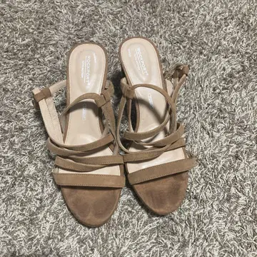 ROCKPORT 베이지 스트랩 샌들