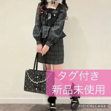 택 포함 미사용 새상품 [ 앙크루즈 ] 하트 페플럼 타이트 원피스
