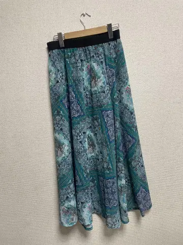 이즈스칼라 플레어 스커트 M