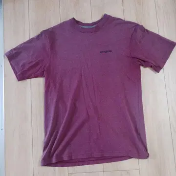 patagonia 버건디 T셔츠