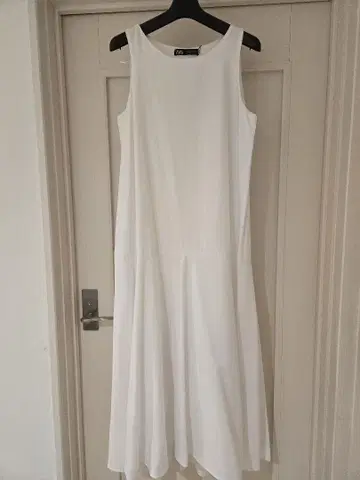 ZARA 슬리브리스 롱 원피스 화이트