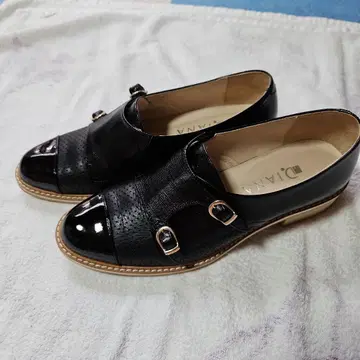 다이애나 로퍼 더블 몽크 펀칭 가죽 블랙 23.5cm