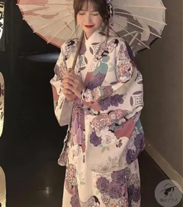 꽃무늬 보라색 화이트 유카타