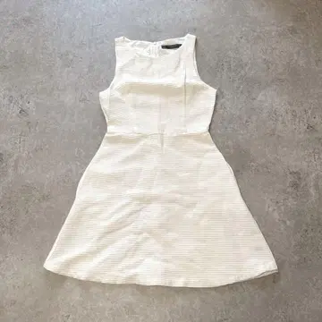 s2962 자라 슬리브리스 원피스 플레어 화이트 안감 S 여름 리조트