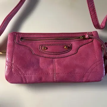 Vintage pink shoulder bag