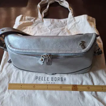 Pelle Borsa 실버 숄더백