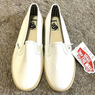 택 달린 새 상품 VANS 반스 화이트 슬립온 23.5