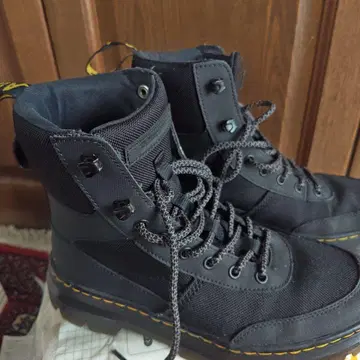 Dr. Martens 블랙 밀리터리 부츠