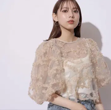Mystrada 베이지 플라워 레이스 상의 새상품