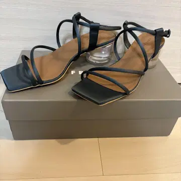 BRAY I.D. 스트랩 샌들