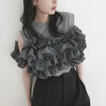 택 포함 새상품 LIAN 프릴 뷔스티에 도킹 T