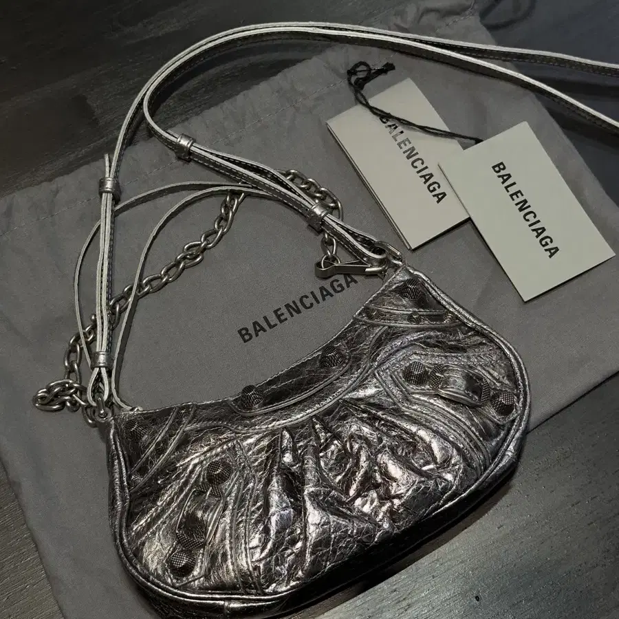関税込◆BALENCIAGA◆Mini Cagole レザーチェーン ウォレット Balenciaga Le Cagole Mini Review | Balenciaga Le Cagole