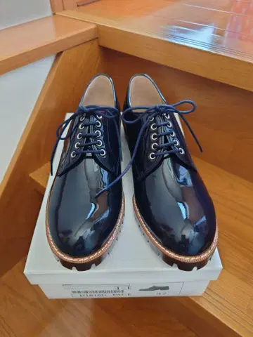 새상품 네이비 레이스업 슈즈 37