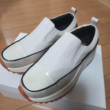 누벨 보그 릴랙스 23.5cm