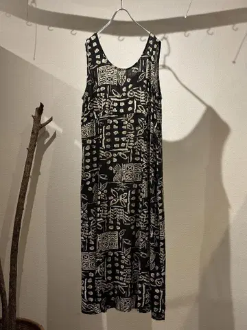 pattern sleeveless one-piece