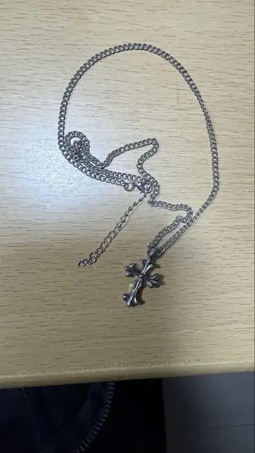 실버 십자가 목걸이