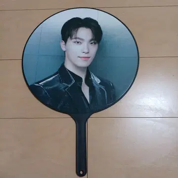 SEVENTEEN RIGHT HERE 디노 부채