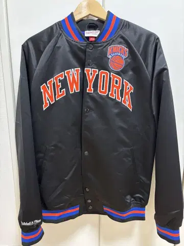 새상품 미첼앤네스 뉴욕 닉스 바시티 자켓 NBA 블랙 M
