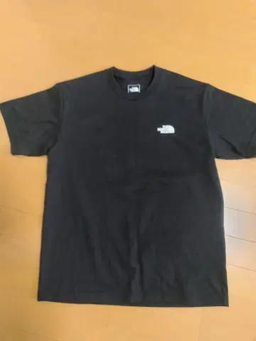 THE NORTH FACE 블랙 티셔츠