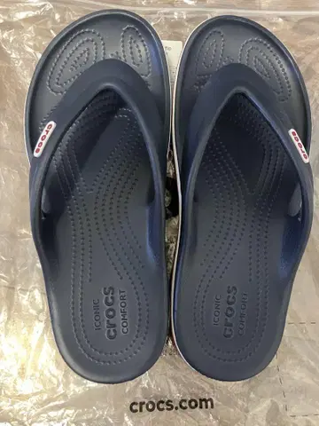 미사용 crocs 네이비 비치 샌들