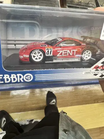 EBBRO ZENT TOM'S SUPRA 2002 1/43