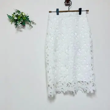 릴니나 M 사이즈 타이트 스커트 비침 꽃무늬 미디 길이