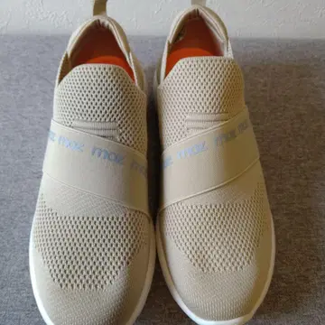 새상품 모즈 베이지 메쉬 슬립온 24.0cm