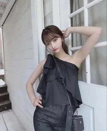 riu 원 숄더 리본 상의 베이지 R쨩