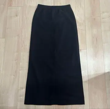 *가격 재인하* aere Boucl long skirt