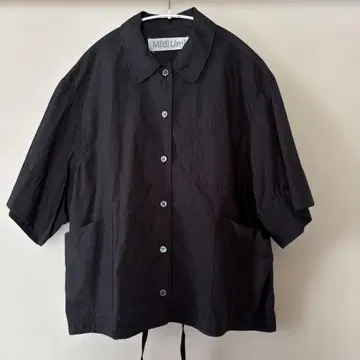 MidiUmi 블랙 반팔 셔츠