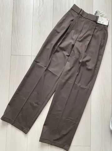 새상품 UNIQLO 턱 와이드 팬츠 XS 다크 브라운 인심 71 유니클로