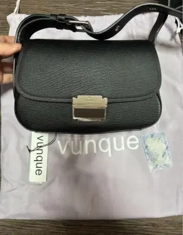 vunque 블랙 가죽 숄더백