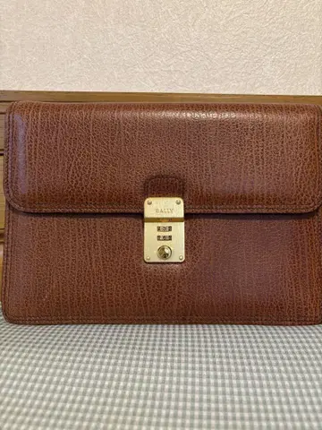 BALLY 브라운 가죽 클러치백