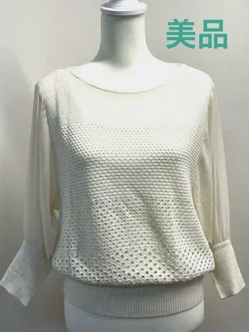 준 아시다의 아이보리 화이트 메쉬 니트 5부 소매 상의