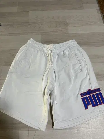 PUMA THE HUNDREDS 화이트 숏팬츠
