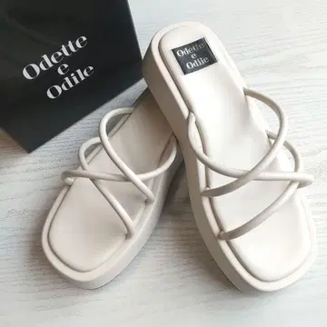 Odette e Odile 튜브 샌들 L 사이즈