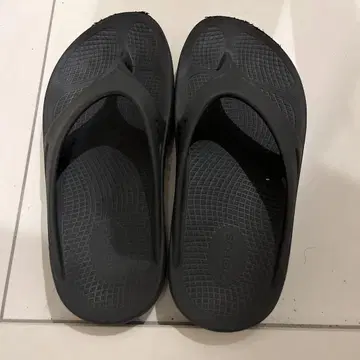 우포스 샌들