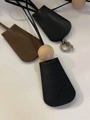 URBAN BOBBY wood leather keynecklace