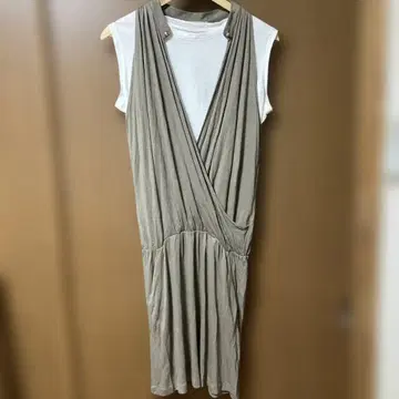 스테파넬 카키 슬리브리스 튜닉