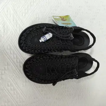 [ KEEN ] 유니크 샌들 블랙 남녀 공용 EU40/25.5cm