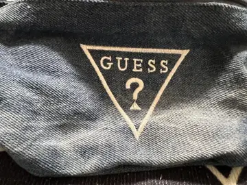 GUESS 데님 바디백