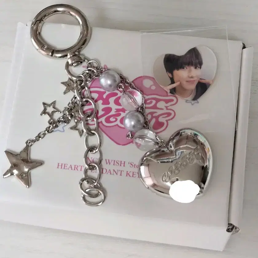 NCT WISH Steady ハートペンダントキーホルダーセット　サクヤ NCT WISH - Steady - HEART PENDANT KEY RING SET (SAKUYA VER
