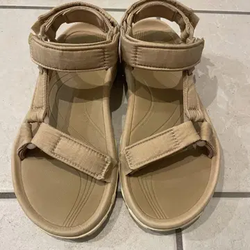 BEAUTY & YOUTH 별주 Teva 샌들 베이지
