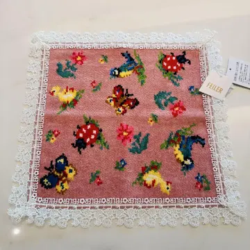 핑크 자수 손수건