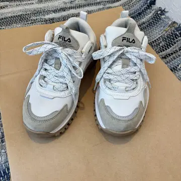 FILA 휠라 스니커즈 24cm 러닝화