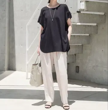 [ SLOBE IENA ] 센터 프레스 턱 이지 팬츠