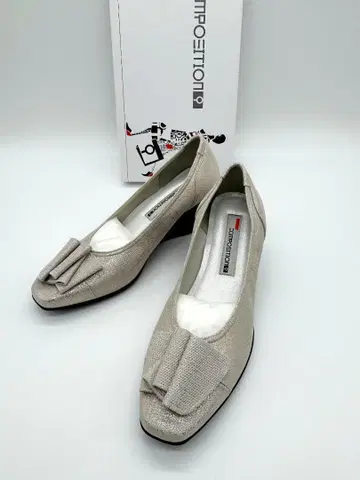 새상품 컴포지션나인 펌프스 리본 GLD 22.5cm