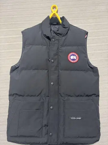 CANADA GOOSE 블랙 다운 베스트 S/P 가격 인하했습니다!